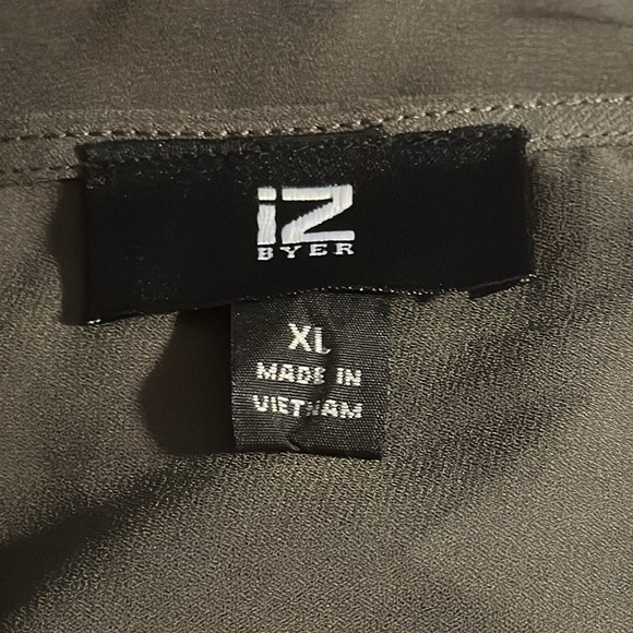 IZ Byer olive green Surplice V neck draped hi low 3/4 sleeves lace detailing XL - Picture 4 of 5